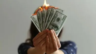 ۱۰ عادت رایج که بیسروصدا پولتان را هدر میدهند ۱۰ عادت رایج که بیسروصدا پولتان را هدر میدهند