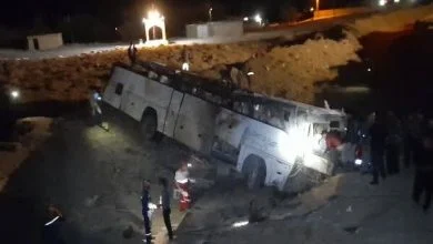 ۱۶ کارگر معدن زغال‌سنگ راور در سانحه واژگونی اتوبوس مصدوم شدند