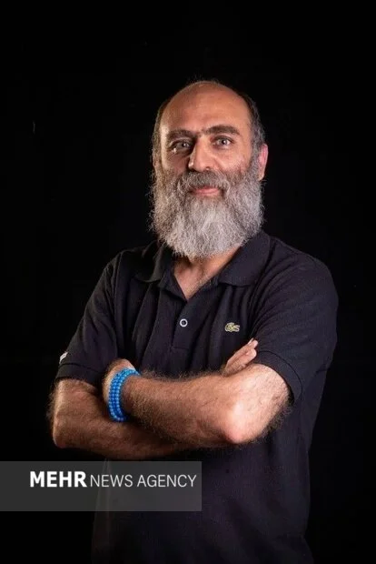 «عبادیانی» مردی که روی صحنه تئاتر، روایت دیگری از باورهایش ساخت