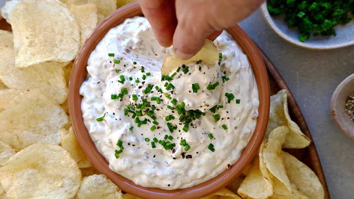 طرز تهیه دیپ خامه ترش و پیاز طرز تهیه دیپ خامه ترش و پیاز