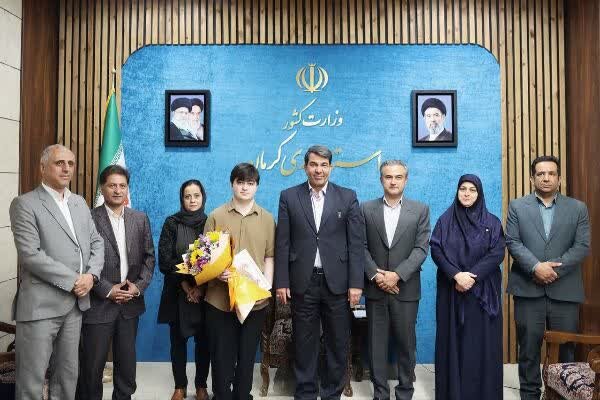 طالبی: دانش‌آموزان برتر علمی و فرهنگی کرمان سالانه تجلیل شوند